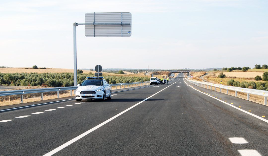 Detenido un conductor por circular a 188 km/hora por la variante de la N-435