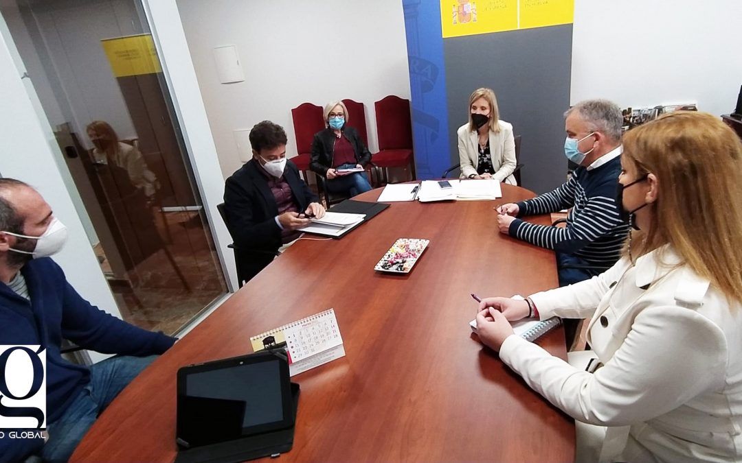 La Subdelegación se compromete a estudiar una raqueta para el cruce de Navahermosa