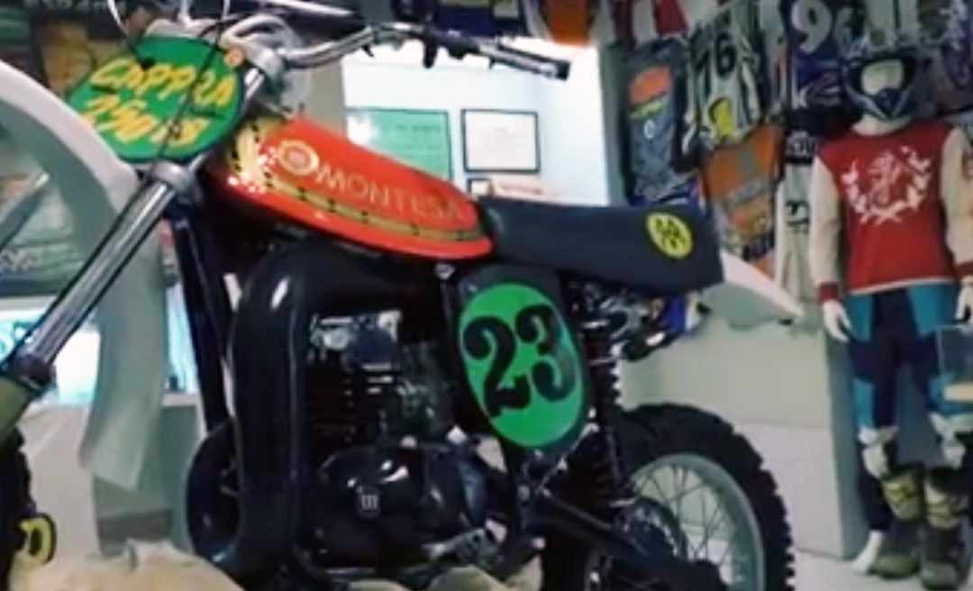 Muestra de motos clásicas y de nueva temporada para clausurar la sala del Motoclub