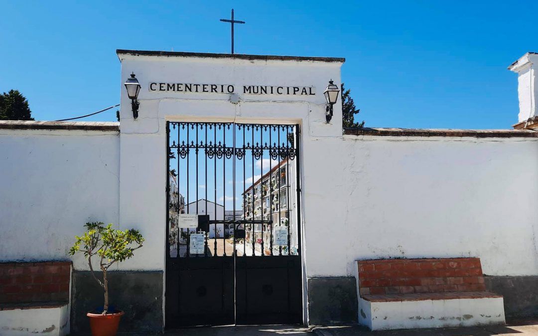 El Ayuntamiento de El Campillo alerta de vandalismo en el Cementerio Municipal
