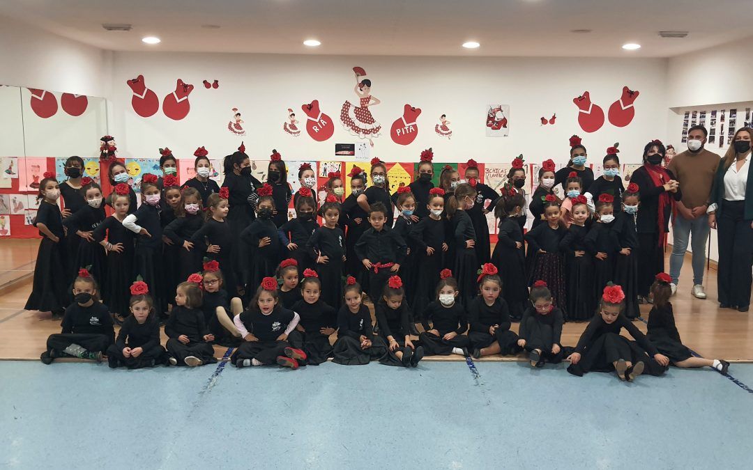 La Escuela de Baile de Valverde volverá a actuar por Navidad en la plaza Ramón y Cajal