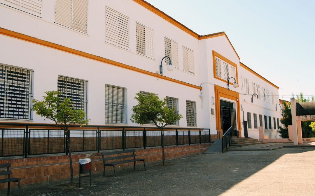 Numerosas bajas de alumnos y profesores en el regreso a los aulas de Valverde