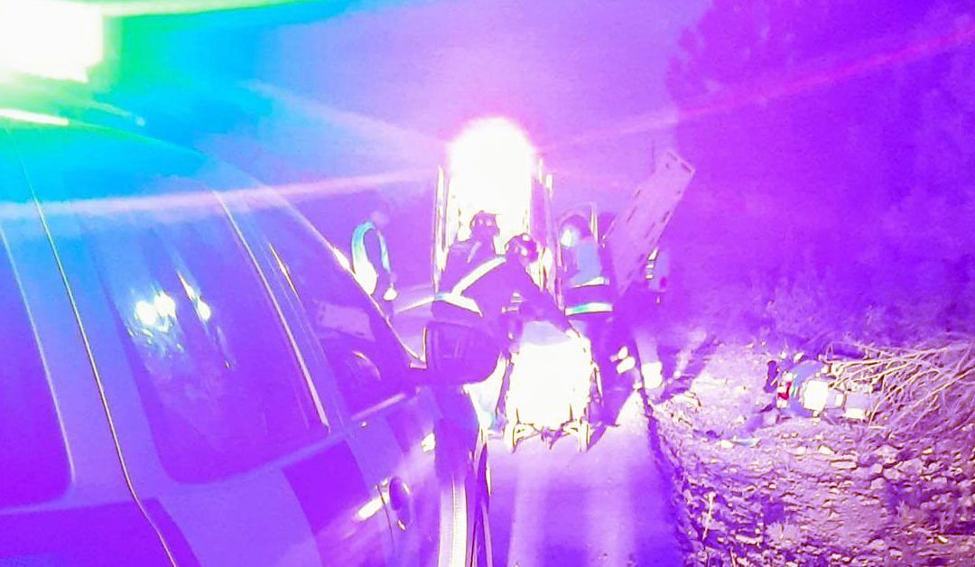 Herida una mujer tras salirse con su moto de la N-435 a su paso por Valverde