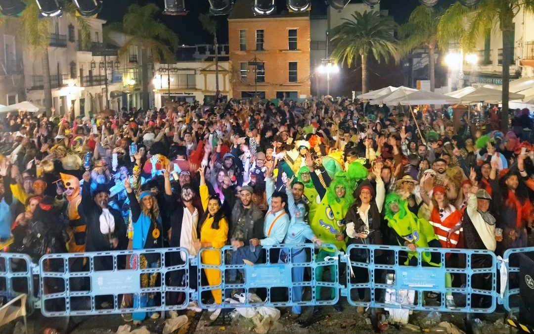 Multitudinario desfile de disfraces: “El cambio a la Plaza ha sido un éxito”