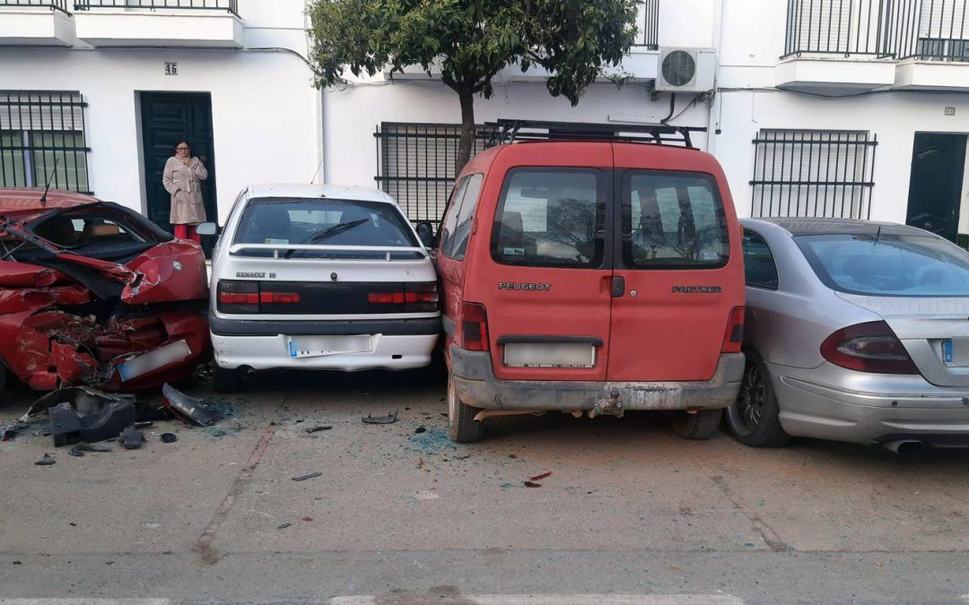 La Policía Local de Valverde caza al autor de esta colisión múltiple mientras huía