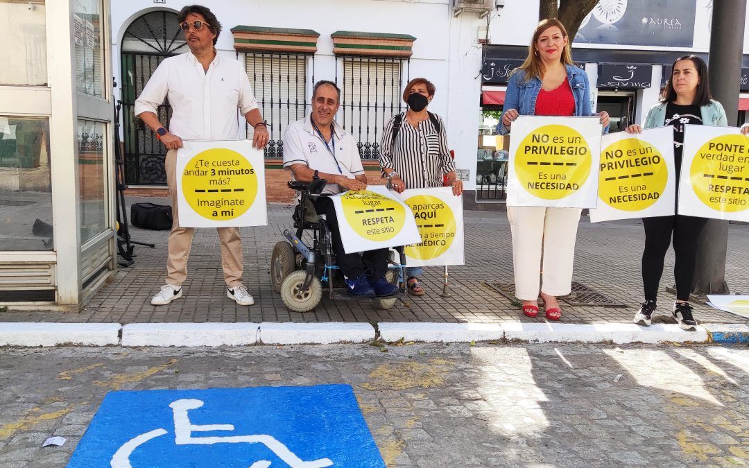 El Ayuntamiento sensibiliza sobre el buen uso de los aparcamientos de minusválidos