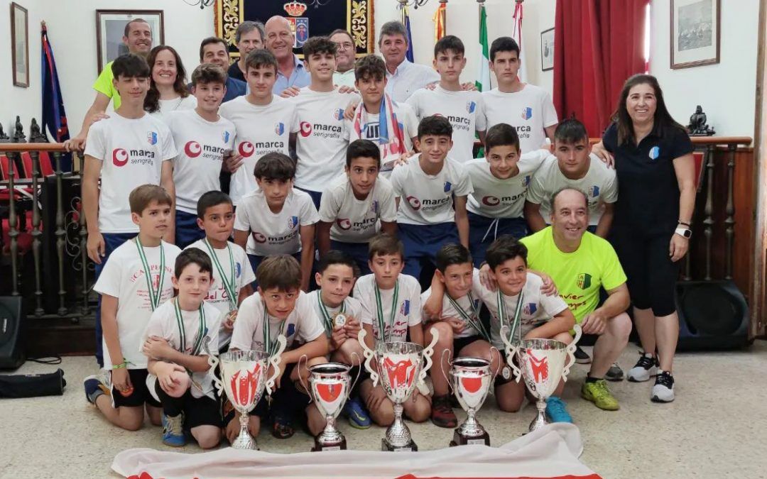 Recibimiento de campeón para los equipos de fútbol sala del Atlético Calañas
