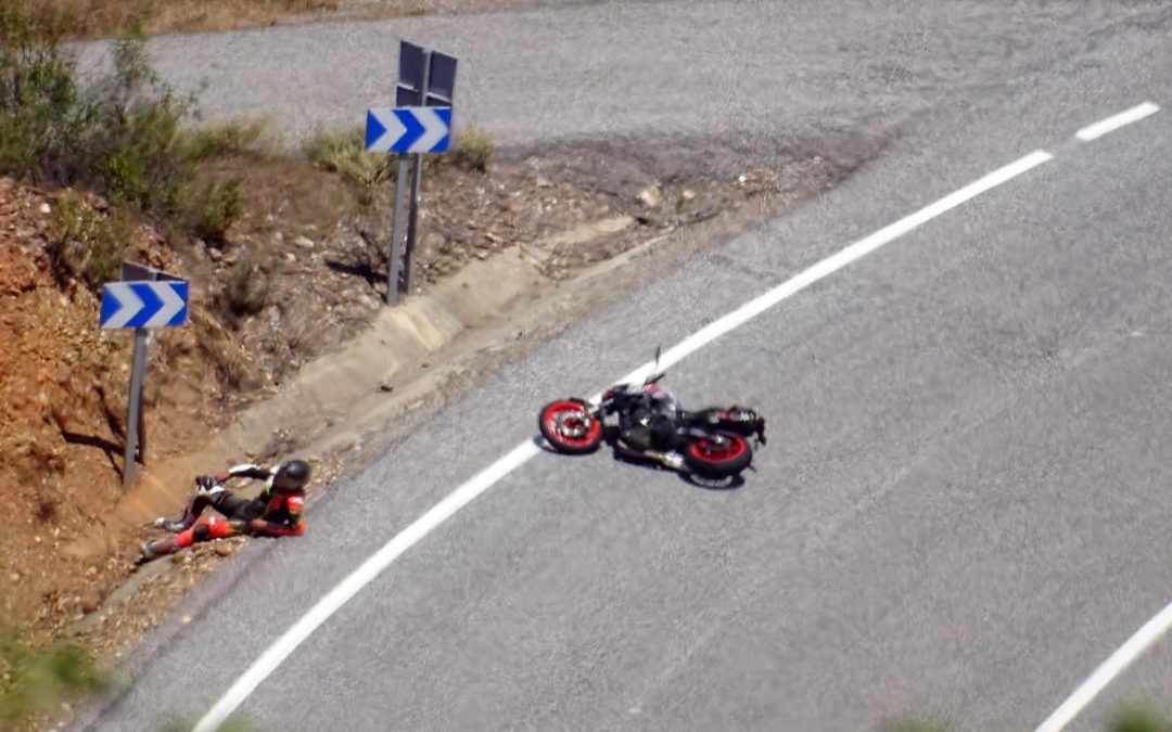 Los vecinos de Berrocal denuncian que su carretera se ha convertido en un circuito de velocidad