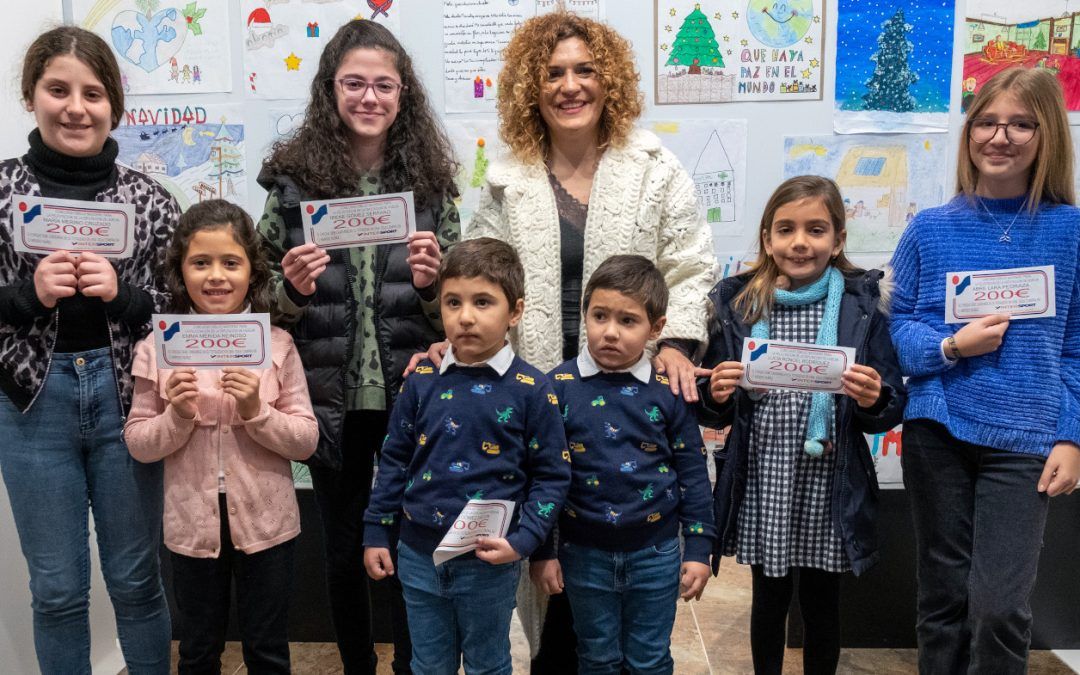 Premio para los dibujos navideños de la calañesa María Merino y de la cerreña Irene Serrano
