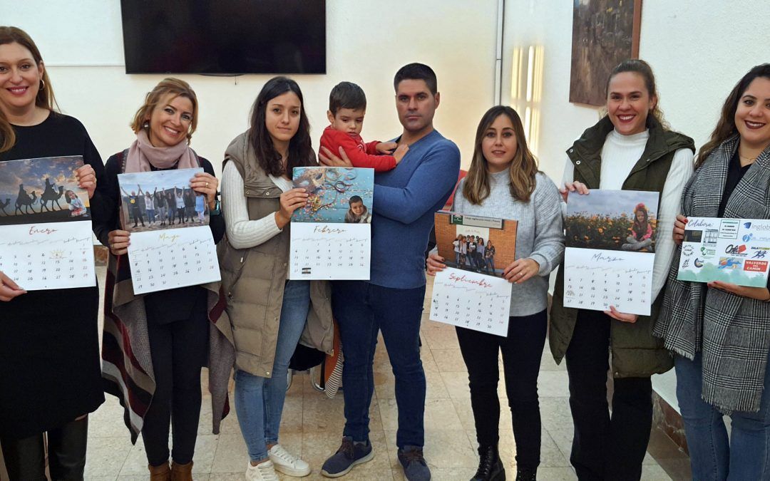 El CEIP La Picota presenta en Valverde su calendario a beneficio de Alejandro