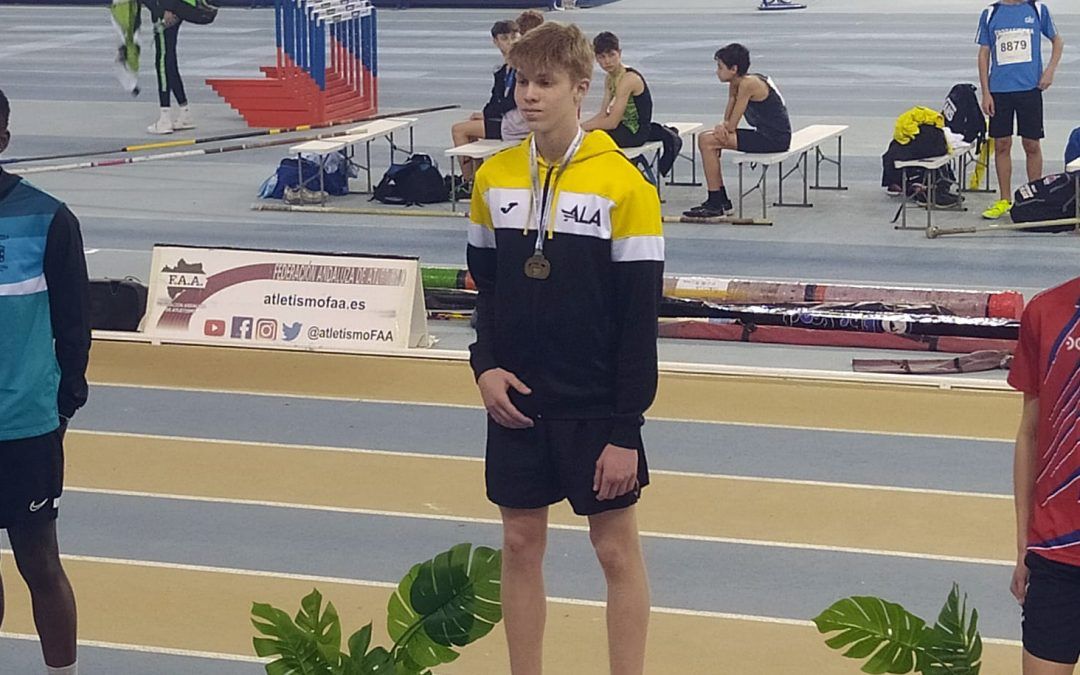 Marcos Morcillo se cuelga el bronce en la prueba de altura del Campeonato de Andalucía Sub-16
