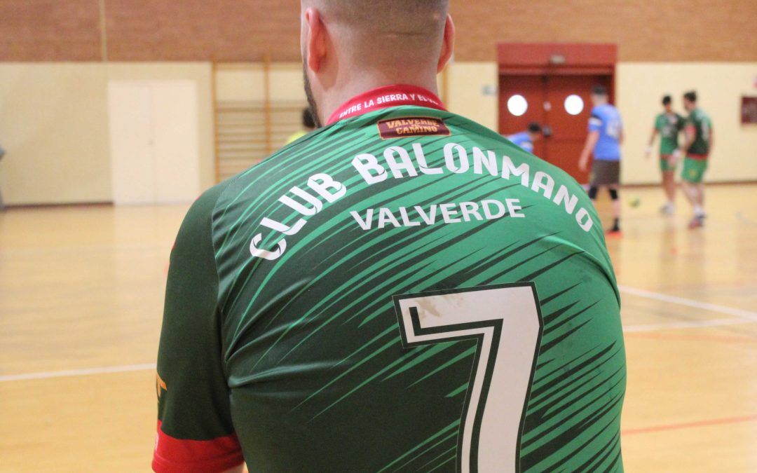 El Club Balonmano Valverde se bloquea en ataque en el momento decisivo en San Fernando