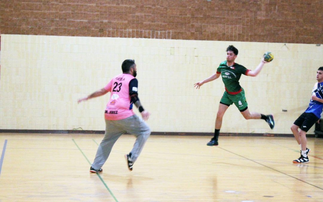El Balonmano Valverde vence en Utrera, pero se queda sin opciones de final