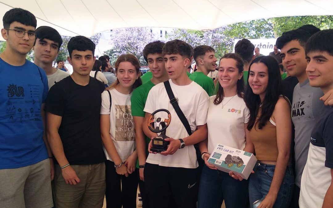 El IES Don Bosco de Valverde se impone en la carrera de vehículos solares de la UHU