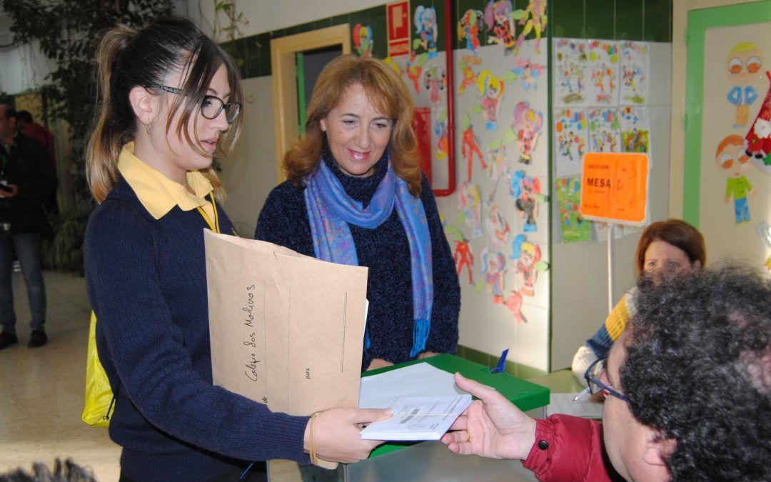 La Junta Electoral apercibe al PP por la tramitación del voto por correo