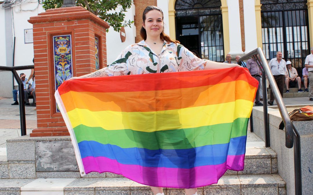 Candela Duque, pregonera del Orgullo: “He ido con mi pareja de la mano y nos han insultado”