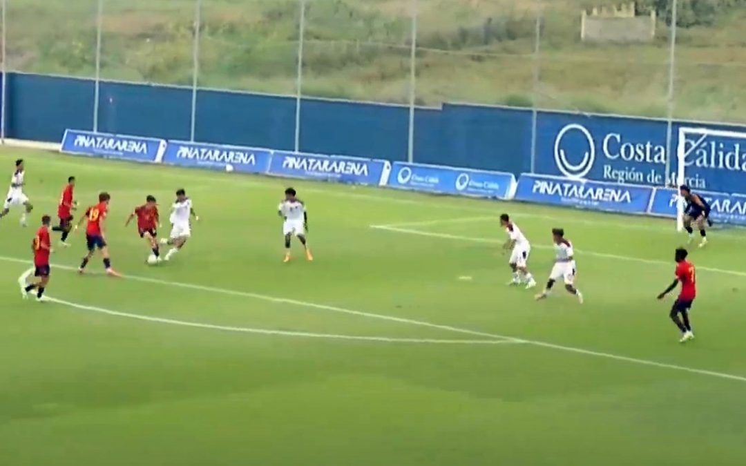 Una asistencia de tacón de Iván Corralejo permite a España lograr la primera victoria en Pinatar