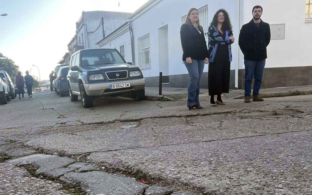 El cruce de la calle Del Duque con la carretera se suma a la lista de reparaciones del plan PFEA