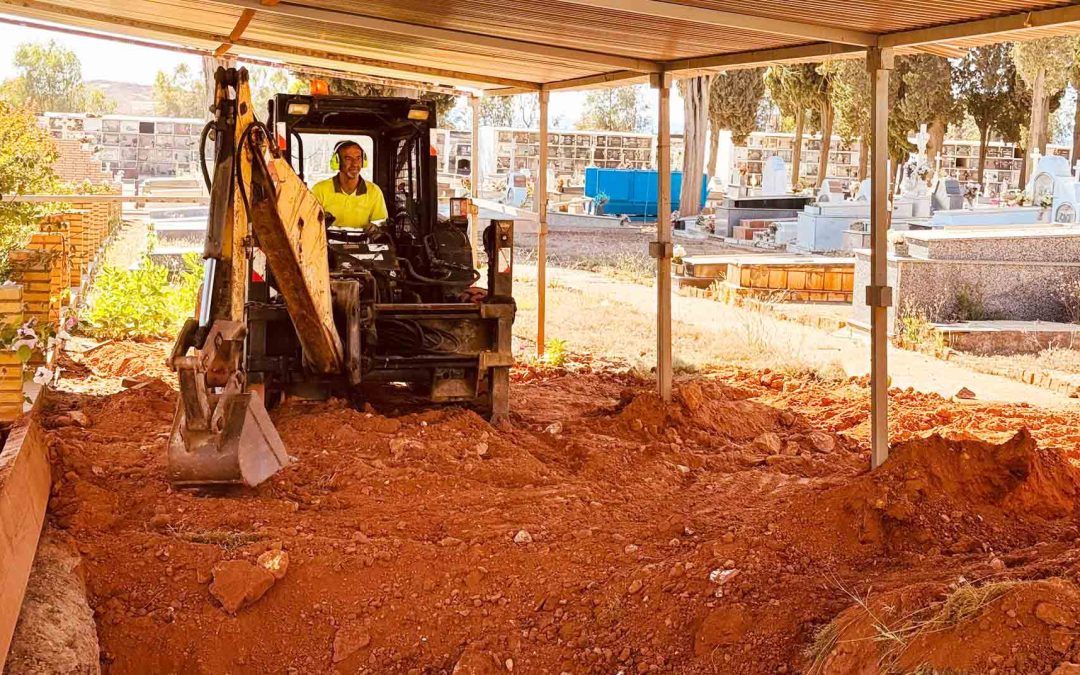 Empiezan los trabajos de exhumación de la tercera fosa común del cementerio de Riotinto