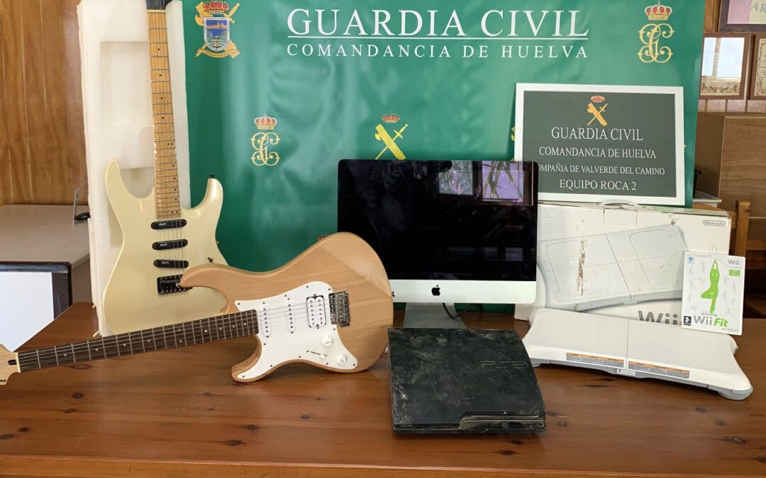 Detenidos los autores de varios robos en viviendas y en el edificio de radio-televisión de Nerva