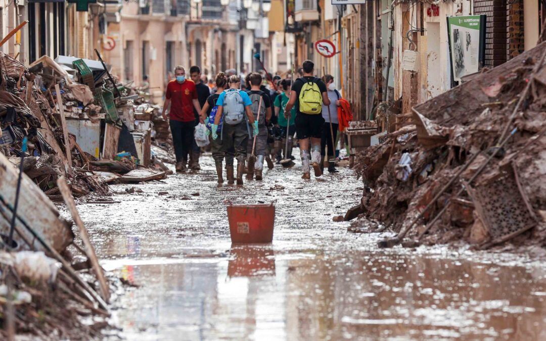 Una valverdeña impulsa una campaña de recogida de muebles para dos familias valencianas