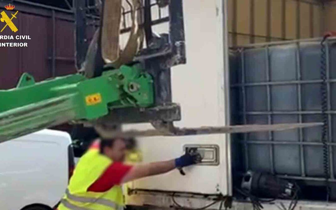 Detenido el autor del robo de 10.000 kilos de aceite en una almazara de Zalamea