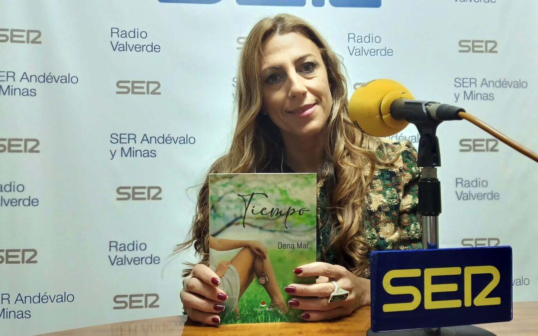 Almudena Marín presenta ‘Tiempo’, la primera novela de una saga de género erótico