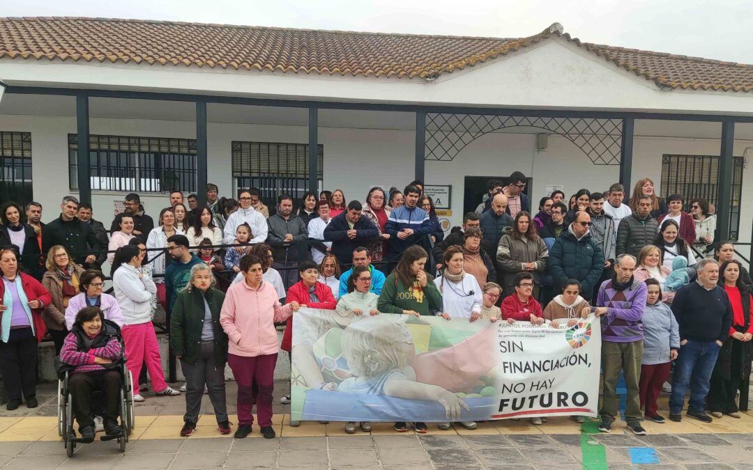Apamys vuelve a concentrarse tras no obtener «respuesta» de la Junta de Andalucía