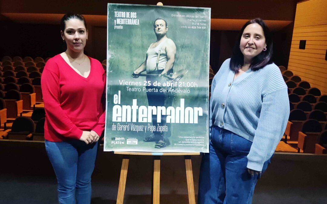 ‘El enterrador’ visita Valverde para ofrecer un monólogo conmovedor sobre la represión