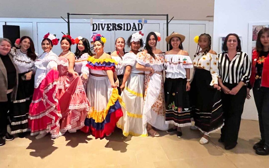 Una muestra recoge lo más representativo de la interculturalidad valverdeña