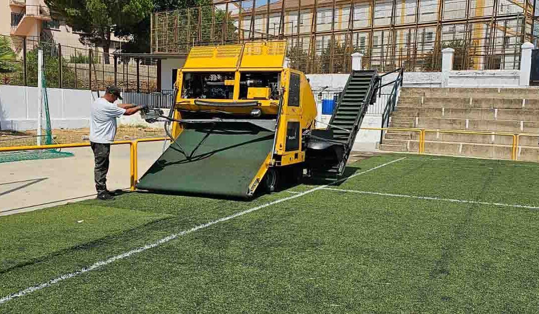 El Ayuntamiento de Valverde inicia la sustitución del césped artificial del Estadio Nuevo Alkali