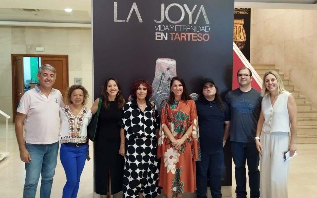 Dos valverdeños crean las guías didácticas de la exposición ‘La Joya’ del Museo de Huelva