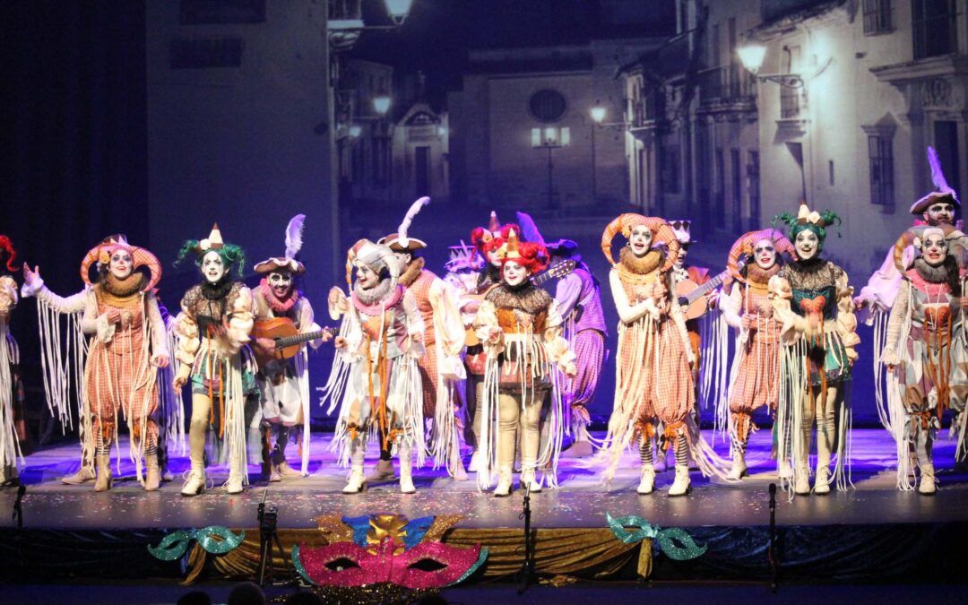 Ocho comparsas y cuatro chirigotas pasan a las semifinales del concurso valverdeño