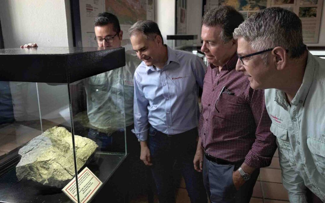 Sandfire MATSA dona una muestra de mineral de Aguas Teñidas al Museo Minero de Riotinto